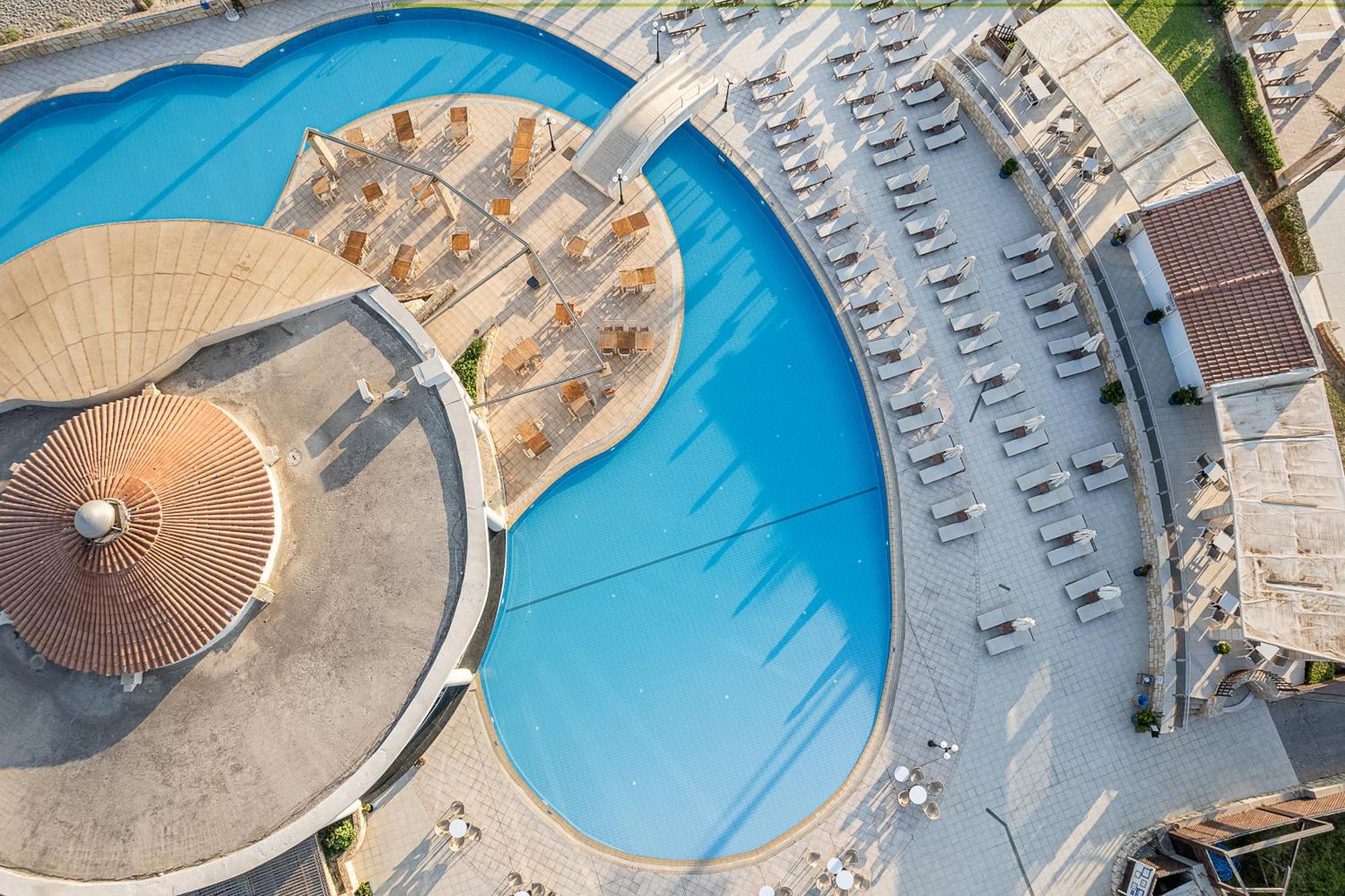 Caldera Beach Gerani  Exterior photo